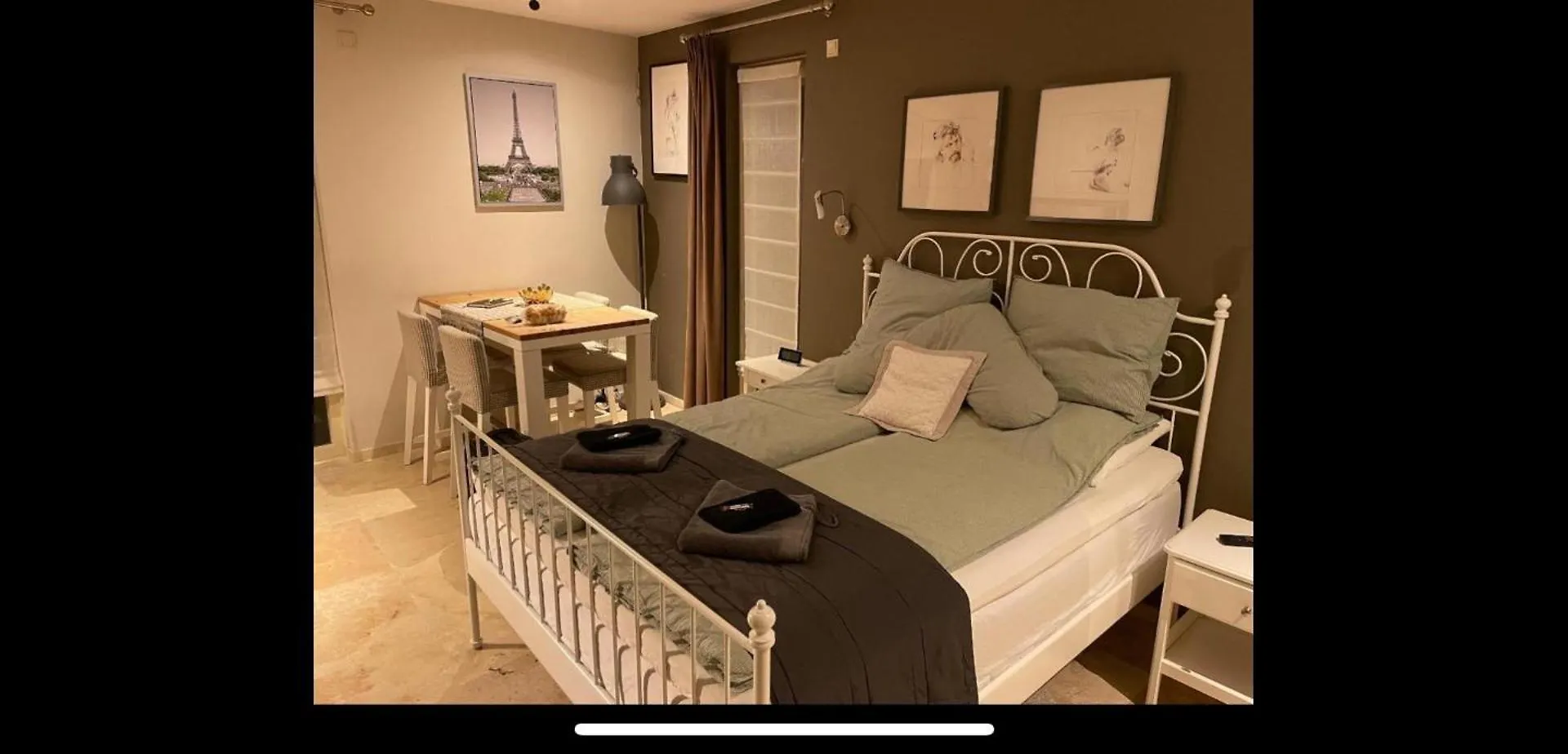 B&B Maison Saint Tropez Eindhoven Bed & Breakfast